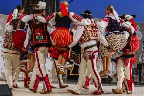 Ruský ľudový tanec a účes