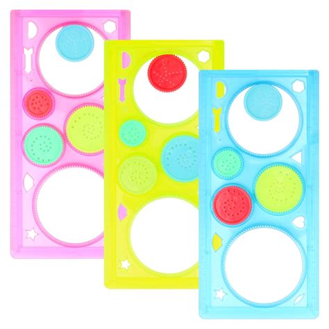 Ilustrácia rôznych tvarov tváre a odporúčaných účesov