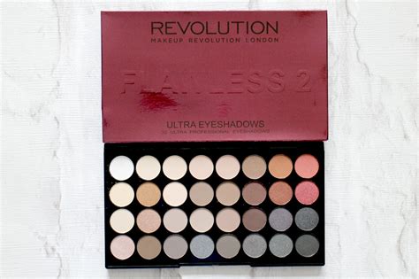 Obal paletky Makeup Revolution Flawless Matte 2