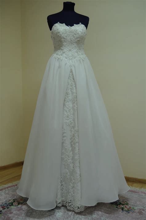 Ukážka rôznych strihov svadobných šiat