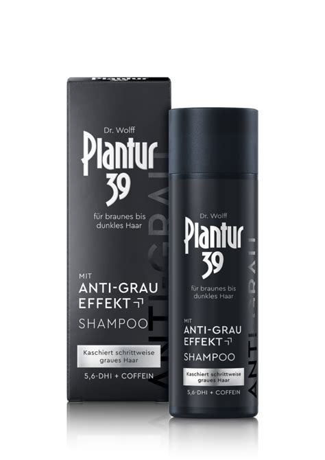Žena používajúca šampón Plantur 39