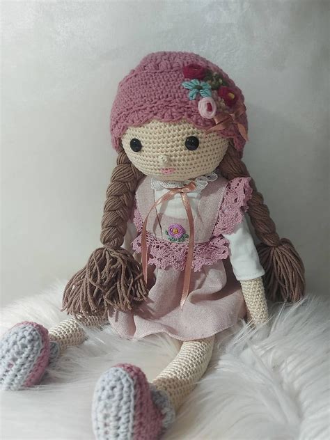 Háčkovaná bábika Amigurumi