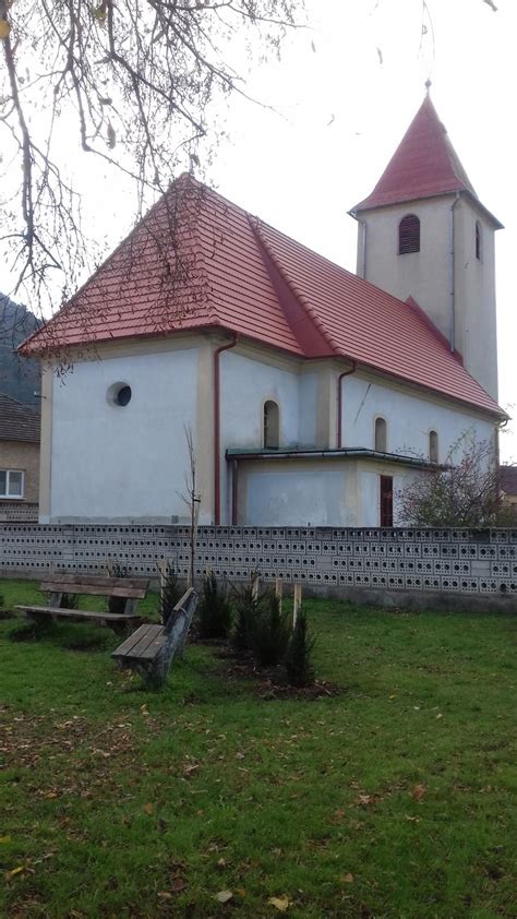 Rímskokatolícky kostol sv. Michala v Bzinciach pod Javorinou