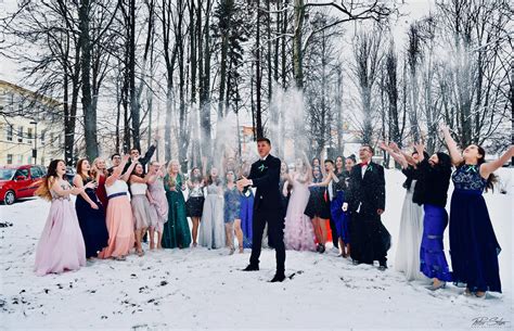 študenti na stužková slávnosti