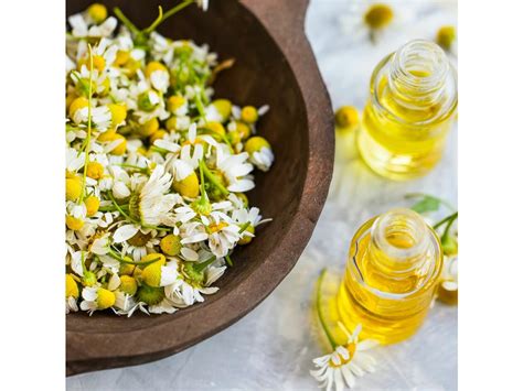 Prírodné zosvetľovače vlasov: med, harmanček, citrón