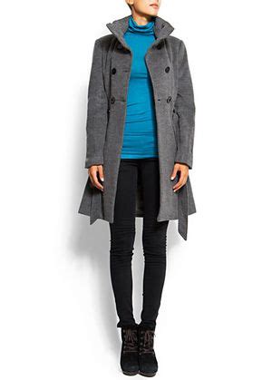 Ukážka dámskych kabátov v rôznych farbách