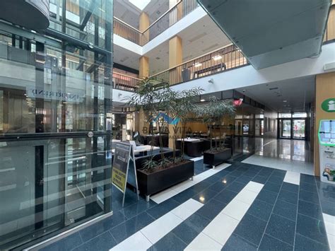 moderné obchodné priestory v meste