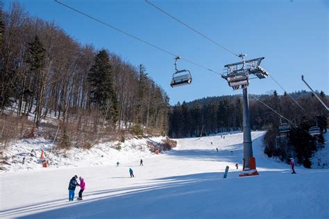 lyžiarske stredisko v zime