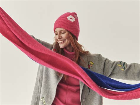 Štýlové kombinácie s čiernym kabátom