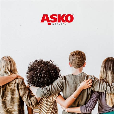 Tím ľudí organizujúci ples