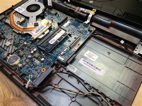 Ilustrácia komponentov notebooku