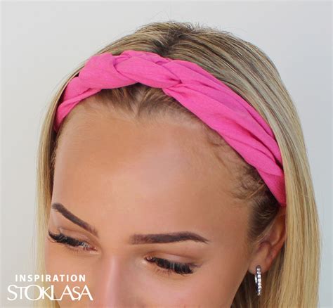 Látková čelenka ako nástroj na tvarovanie vĺn