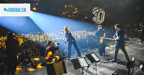 Interpreti 90. rokov na pódiu