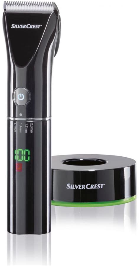 Infografika porovnávajúca akumulátorové a sieťové zastrihávače