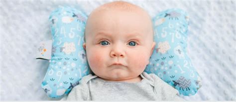 Stabilizačný vankúš s motívom anjelských krídel pre bábätko