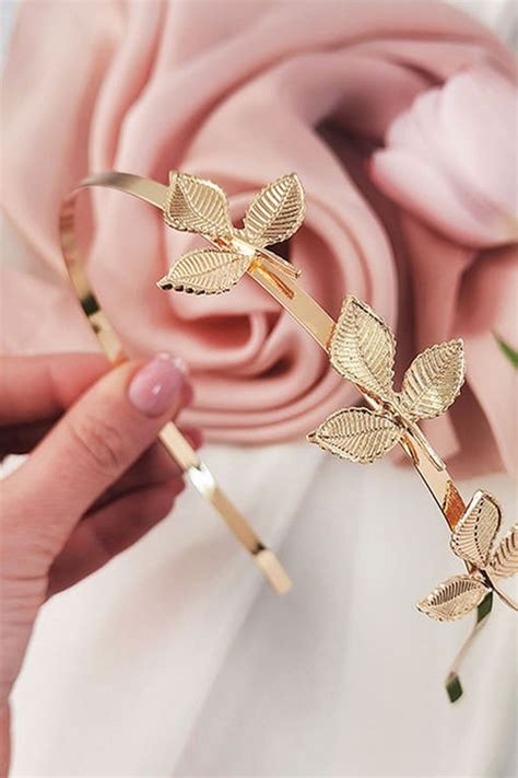 Štýlové doplnky do vlasov na spoločenskú udalosť