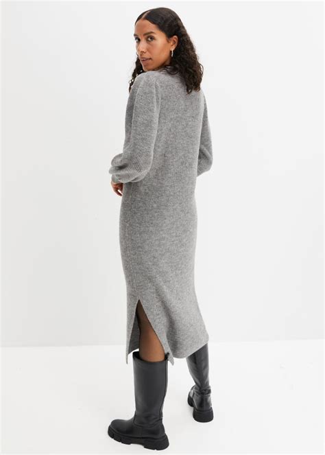 Ako skombinovať úpletové šaty s doplnkami