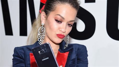 Rozcuchaný konský chvost