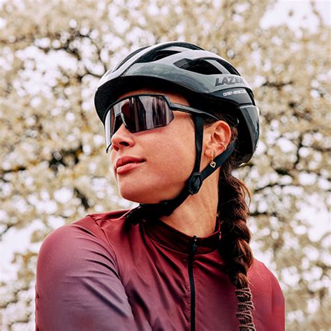 Rôzne modely dámskych a pánskych cyklistických búnd