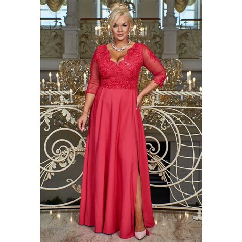 Ukážka luxusných spoločenských šiat