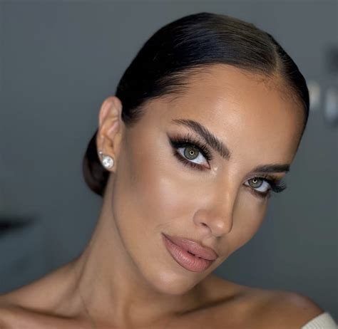 Svadobný účes a líčenie