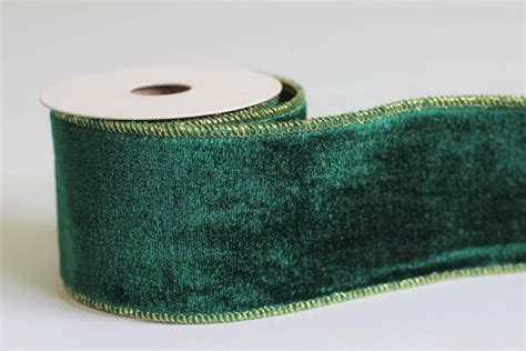 Zamatová stuha s navlečenými korálkami