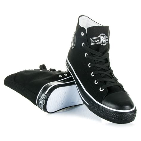 Pánske členkové tenisky s džínsami