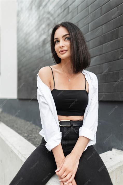 Modelka s účesom typu bob