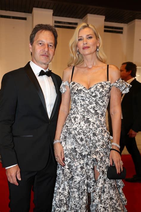 Daniela Peštová s fialovými vlasmi