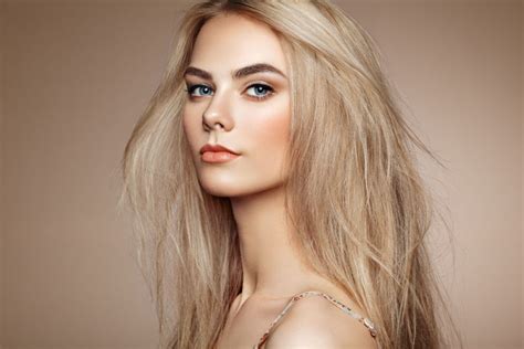 Krásne, zdravé blond vlasy