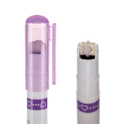 Žena s rôznymi tvarmi tváre a ideálnymi účesmi