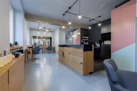 interiér kaderníckeho salónu