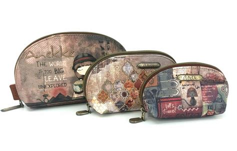 rôzne druhy kozmetických taštičiek