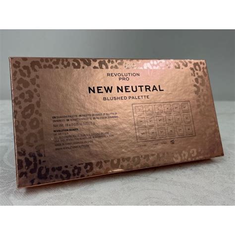 Luxusný zlatý obal paletky Revolution PRO New Neutral