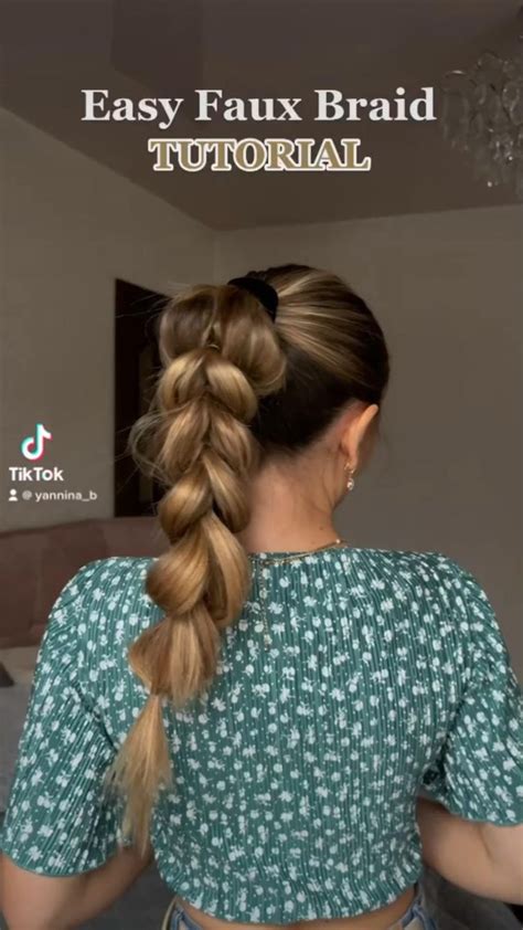 Ilustrácia Faux Braided Ponytail