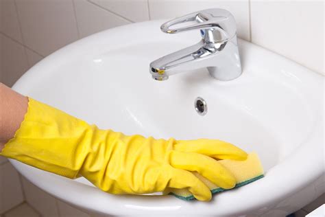 Infografika s rôznymi metódami odstraňovania vodného kameňa