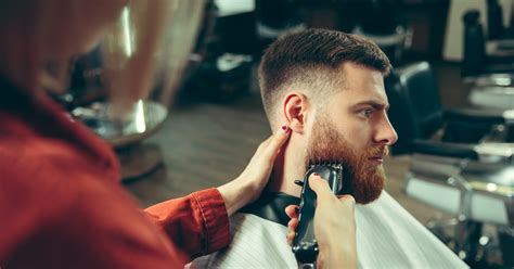 Mužský strih v barber shope