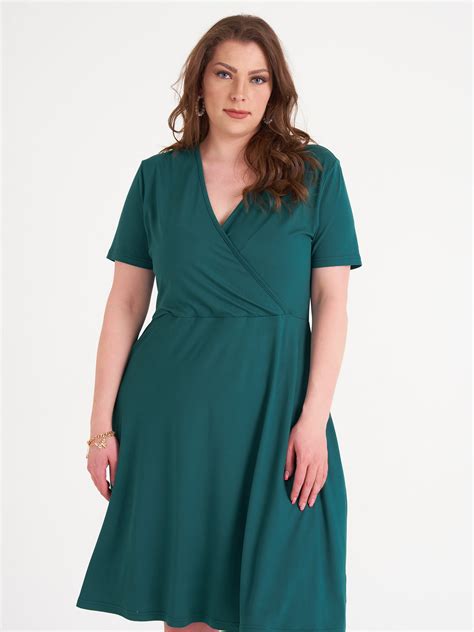 Letné áčkové šaty v pastelových farbách