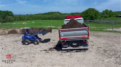 Ilustrácia rôznych typov holiacich strojčekov a ich príslušenstva