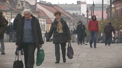 Schéma zobrazujúca rozdiely medzi hirsutizmom a hypertrichózou