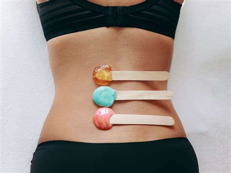 Ilustrácia depilácie voskom