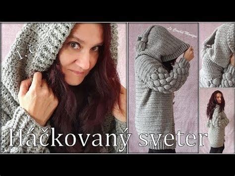 hotový háčkovaný sveter na psovi