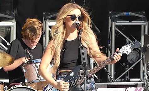 Detail pedalboardu Lindsay Ell