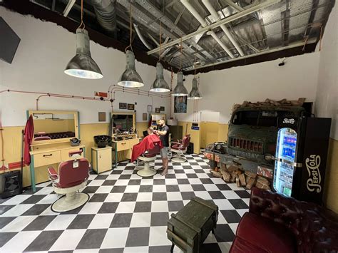 Interiér tradičného pánskeho holičstva