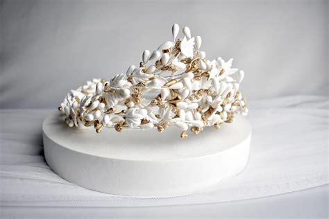 Svadobný diadém s vlasmi