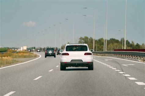 Pohrebné auto na ceste