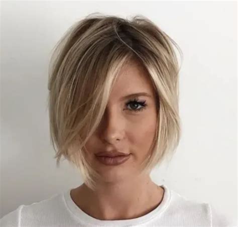 Asymetrický bob účes