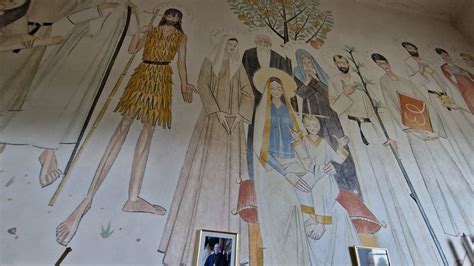 Staroveké fresky s ľuďmi s podobnými účesmi ako dredy