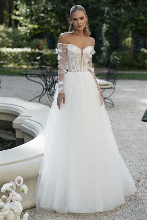 princeznovské svadobné šaty s bohatou sukňou