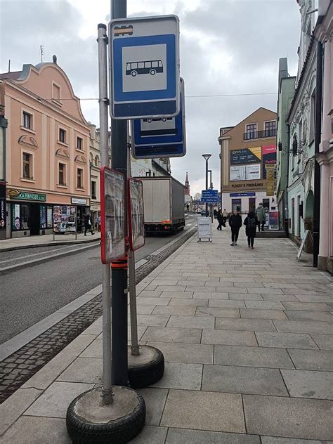 Zastávka verejnej dopravy v Malackách